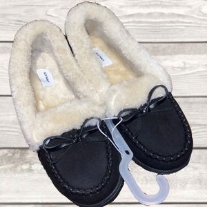 Old Navy, Black, Faux Fur, Moccasin Slippers, US Size 6, New with tags